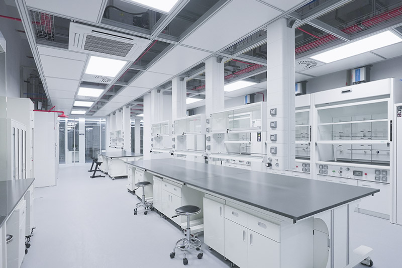 小金实验室革新：安全与科技的现代融合